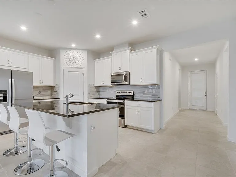 1098 Boardwalk Pl — Photo 21