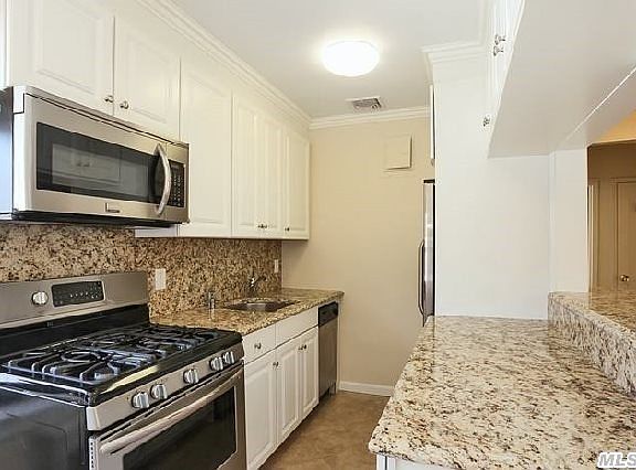 2nd image of 113 15th St APT C2