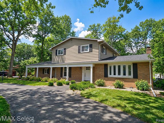 3rd image of 5401 S Sycamore Dr