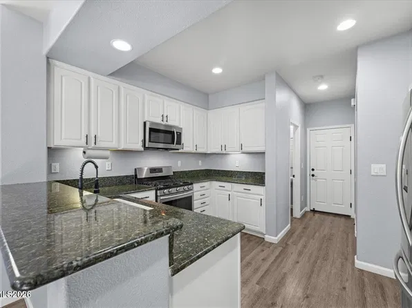 6720 Altesino Dr, Sparks, NV 89436