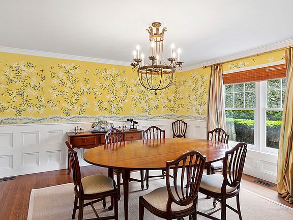 4th image of 324 Parsonage Ln