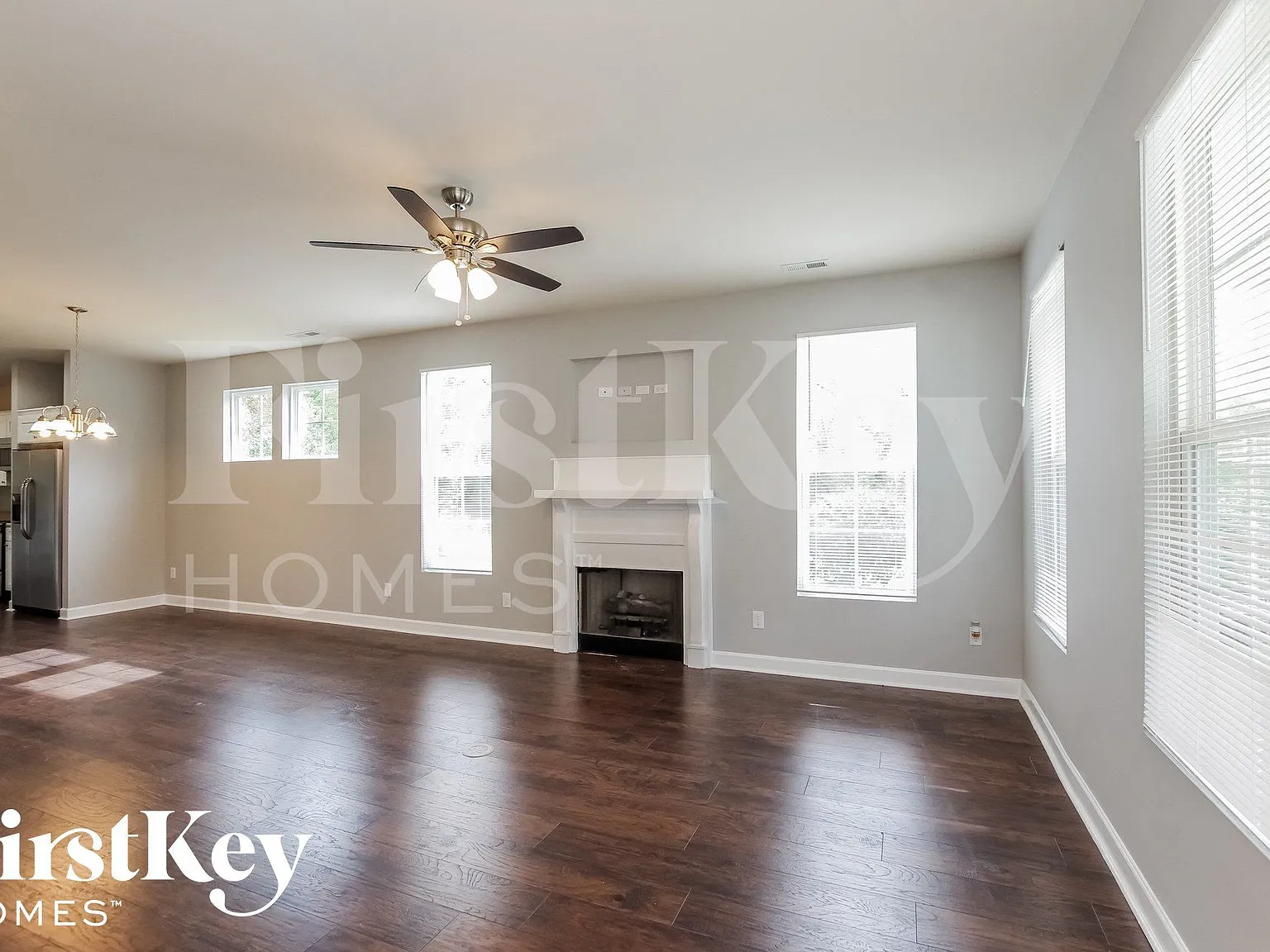 3 bed, 2.5 bath, 1833 sqft, $2,325 — Photo 3