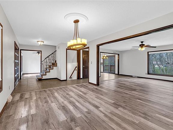 4th image of 2721 Trenchard Dr