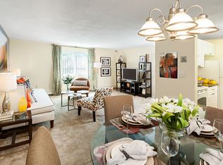 83 Messenger St #909, Plainville, MA 02762