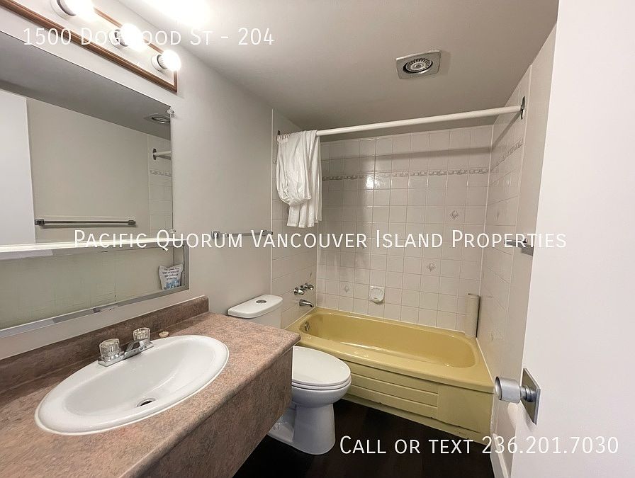 2nd image of 1500 Dogwood St #204