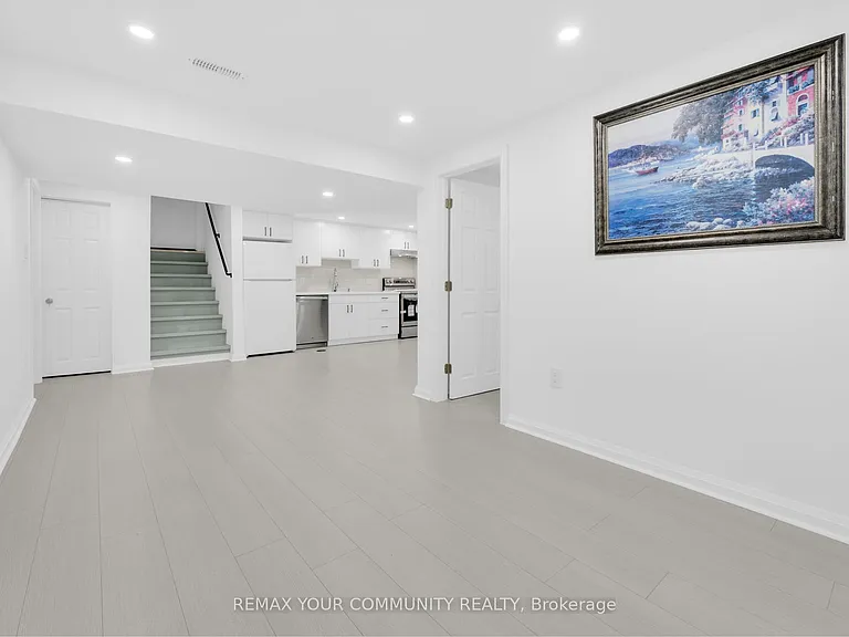 39 Veerland Dr #BASEMENT — Photo 12