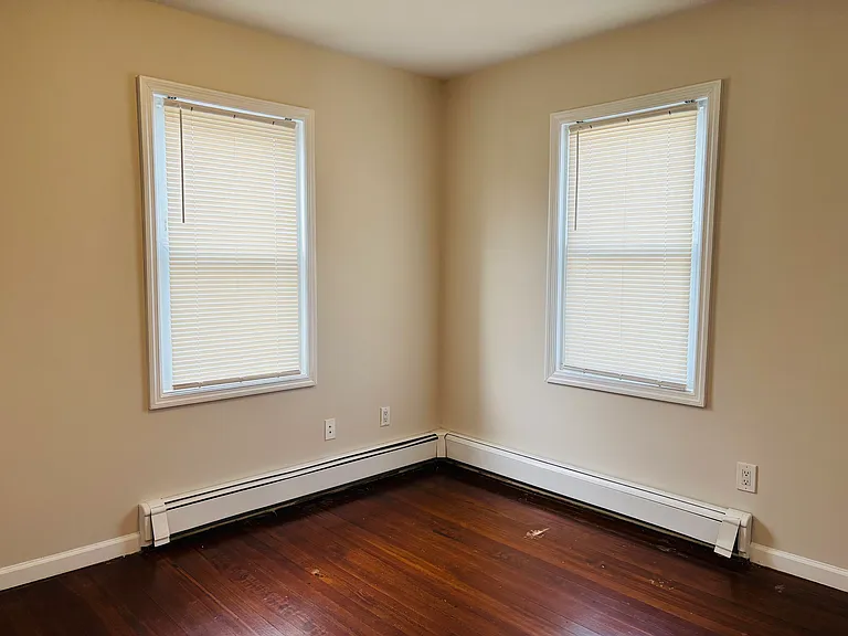 146 Westbury Ave — Photo 5