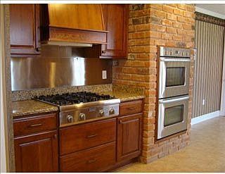 4th image of 7240 Claridge Ct