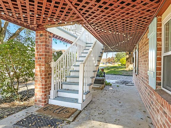 4th image of 6733 Catina St