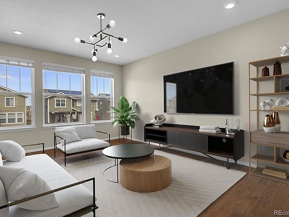 4th image of 15190 Jakarta Cir