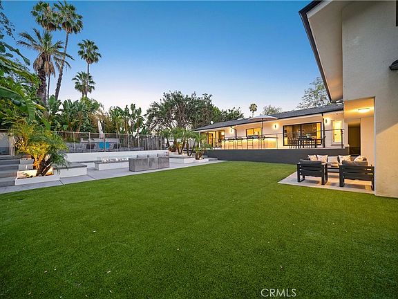 5th image of 5265 Del Moreno Dr