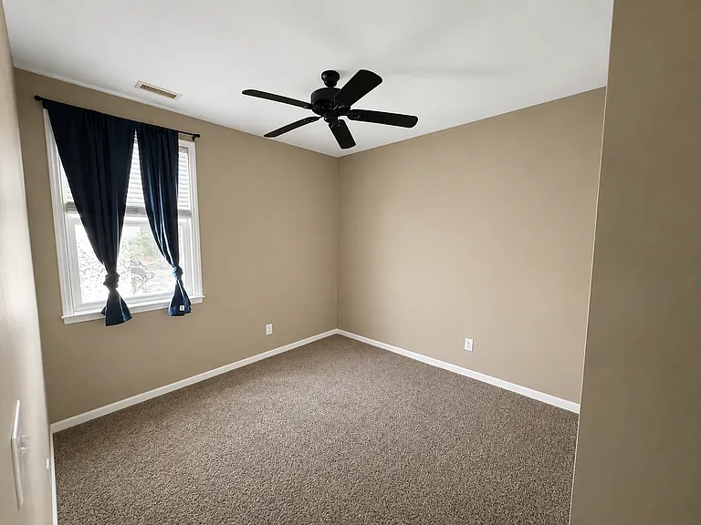 301 Edgecroft Way — Photo 7