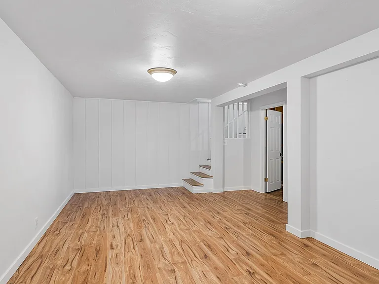 220 Minnesota Ave — Photo 15