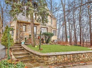 6 Secor Ln, Pelham, NY 10803