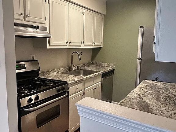 2nd image of 506 Corinthian Ave