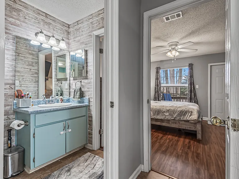 4112 Castellan Dr — Photo 34