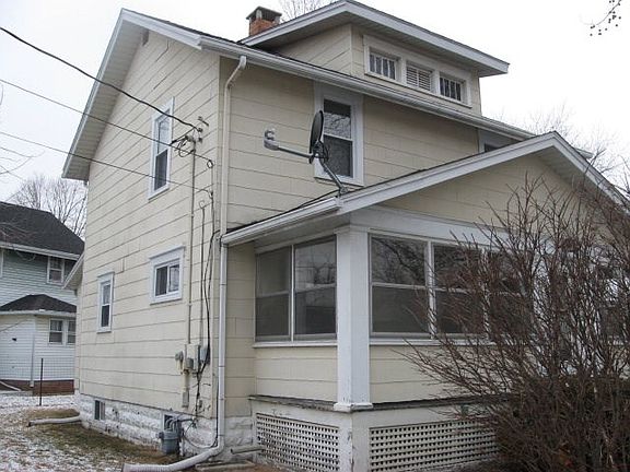 4th image of 809 Whittier Ave