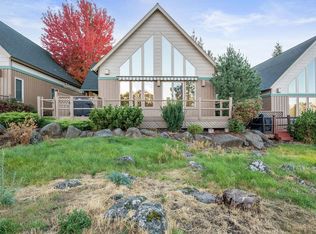 4645 Marsh Hawk Dr, Klamath Falls, OR 97601