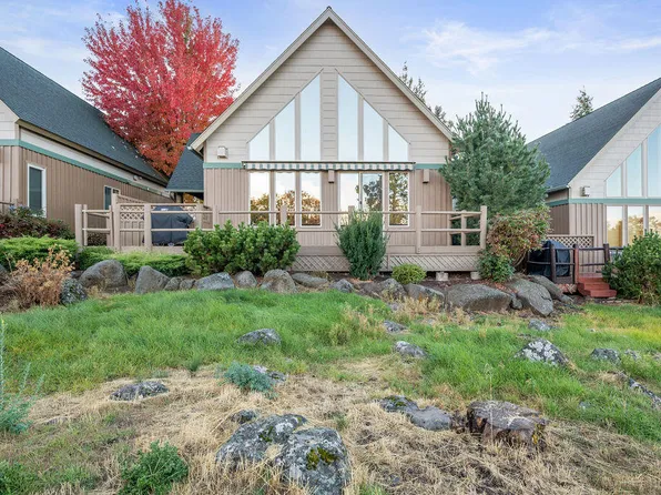 4645 Marsh Hawk Dr, Klamath Falls, OR 97601
