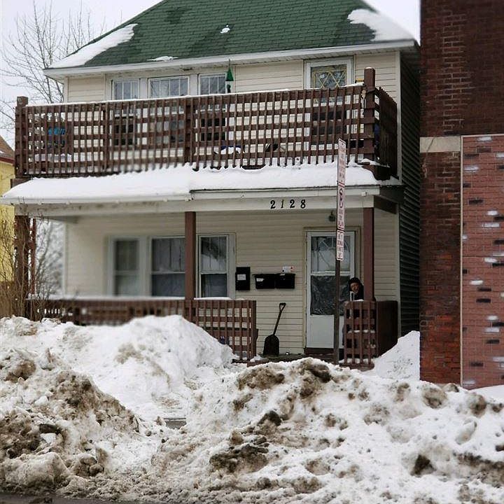 2nd image of 2128 W 3rd St