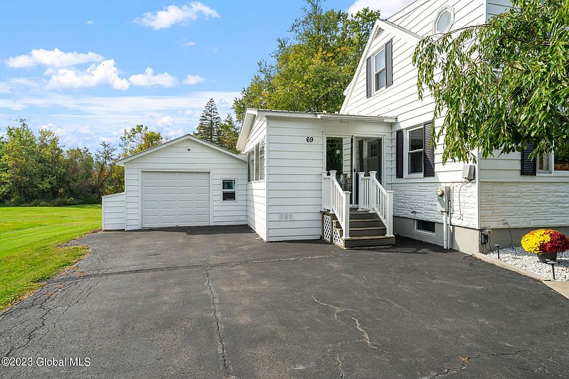 2nd image of 69 Fonda Road