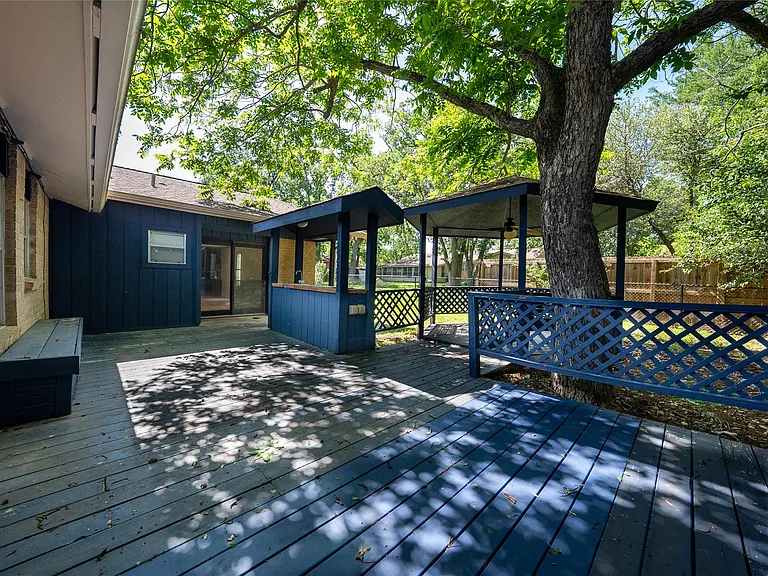 807 Country Club Rd — Photo 22