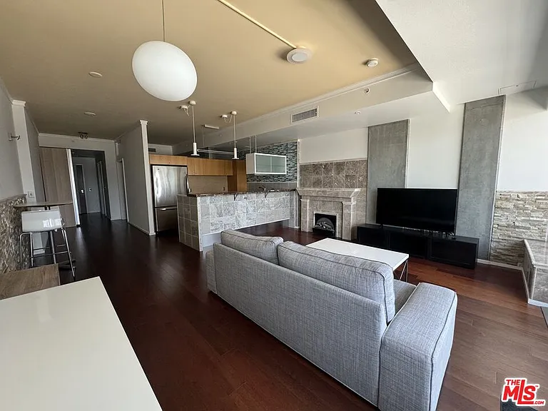 1155 S Grand Ave #910 — Photo 5