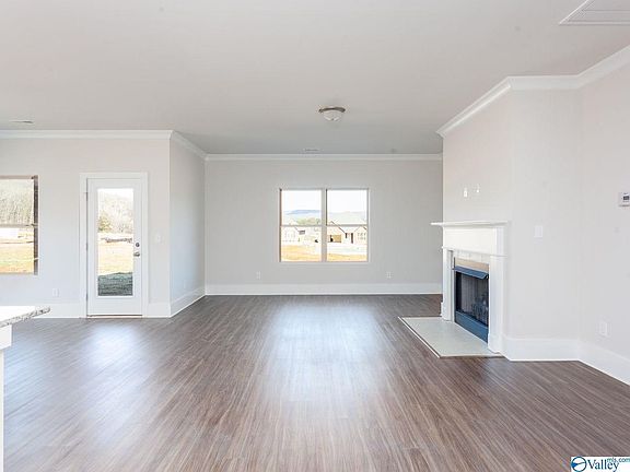 5th image of 143 Paul Dr