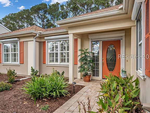 3rd image of 44 Redtail Dr