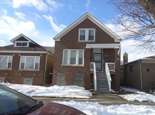 8210 S Ridgeland Ave, Chicago, IL 60617