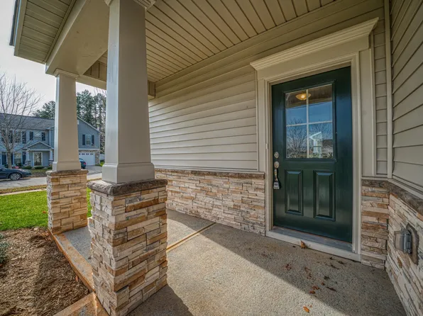 923 Rock Pillar Rd, Clayton, NC 27520