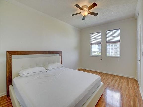 4th image of 533 NE 3rd Ave #5E