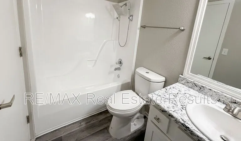 4416 W Acoma St — Photo 9