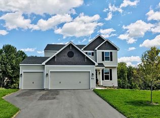 1498 Summit Ct, Stillwater, MN 55082