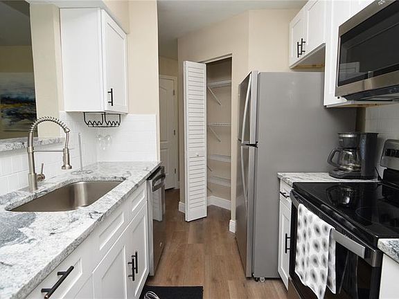 4th image of 8642 Mallard Reserve Dr