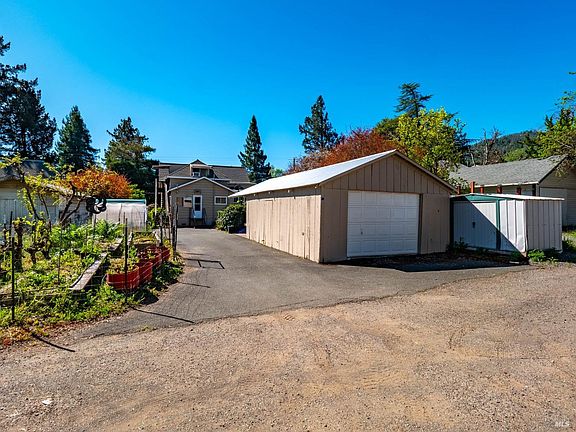4th image of 626 Grove Avenue