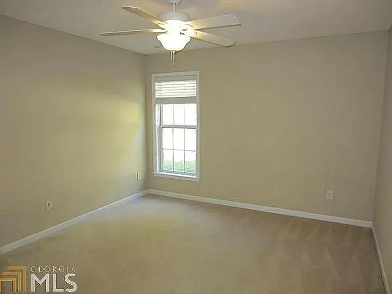 235 Regent Sq — Photo 18