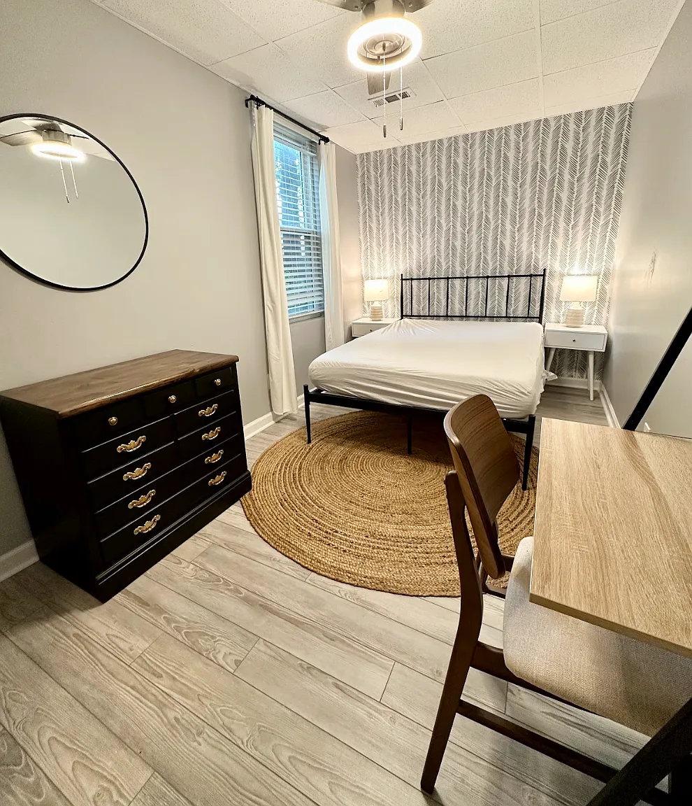 3 bed, 1500 sqft, $849 — Photo 1