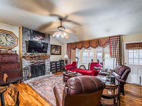 5th image of 3995 Glen Lily Rd