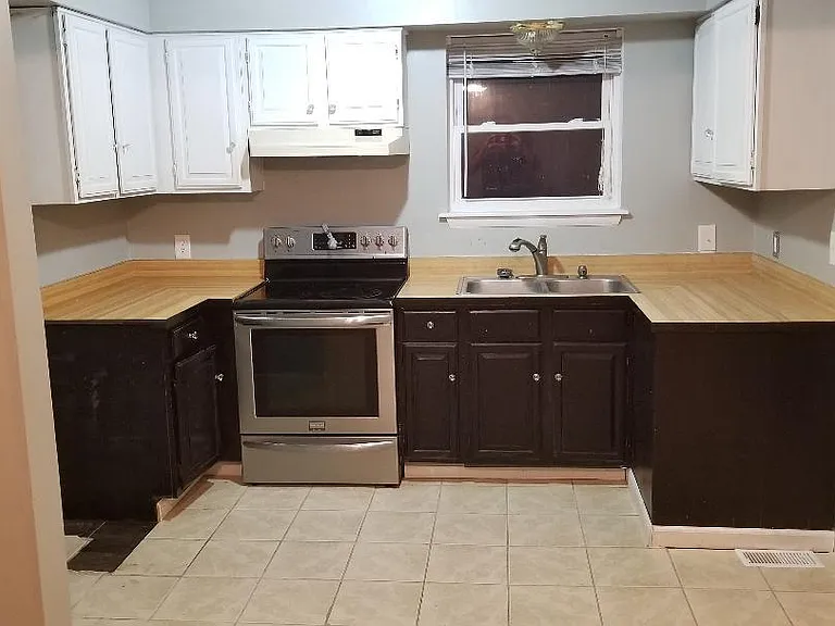 180 Maple Dr — Photo 10