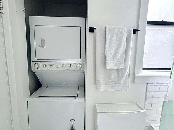 4th image of 2628 W Potomac Ave APT 2