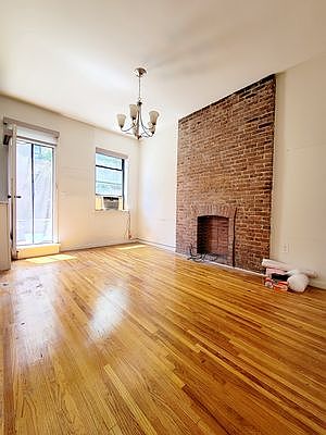 2nd image of 152 W 75th St #3B