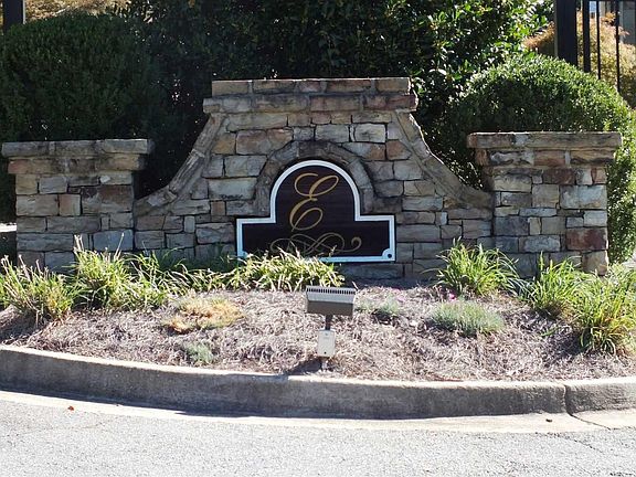 5th image of 251 Ennisbrook Dr SE