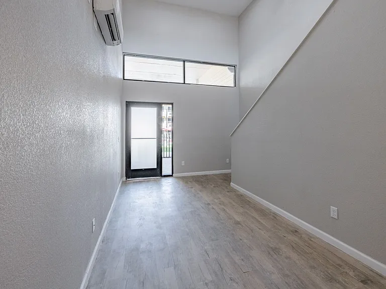 Alma Apartments — Photo 60