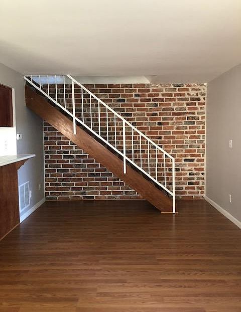 1st image of 917 W Sierra Madre Ave APT 3