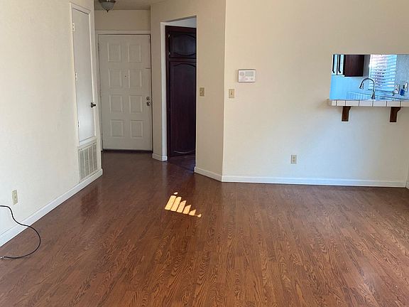 5th image of 4213 Valley Hi Dr