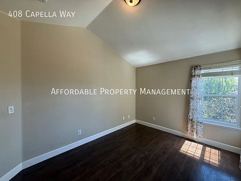 408 Capella Way — Photo 20