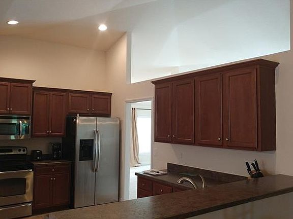 5th image of 18636 New London Ave