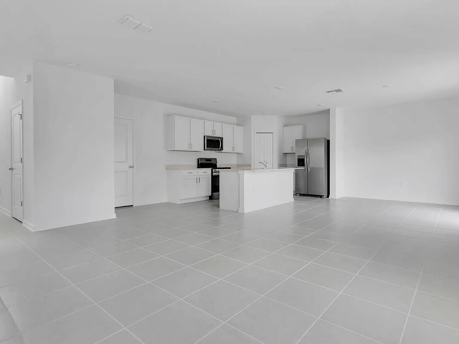 4 bed, 1824 sqft, $2,200 — Photo 2