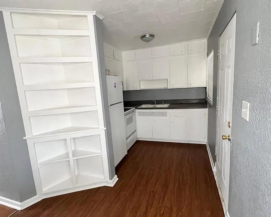 1st image of 906 Exmoor Way